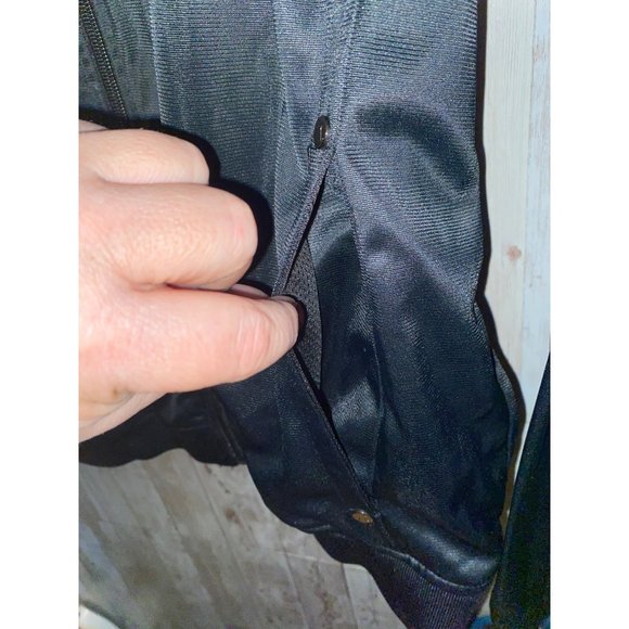 Men's Black Full Zip Coogi Signature Bomber Patch Jacket Coat Size XL Satin Feel - Picture 4 of 15